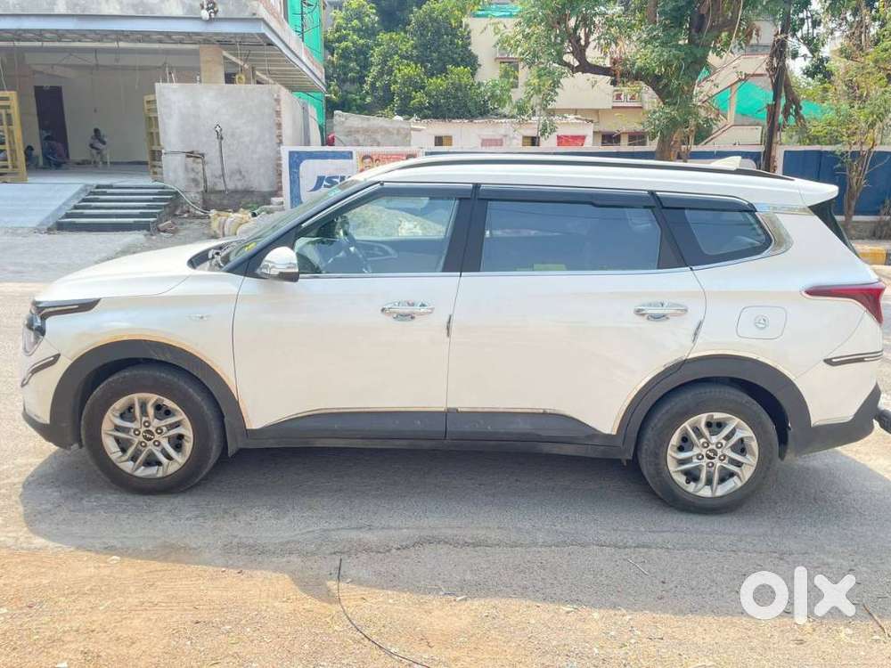 Kia Carens, 2023, Petrol