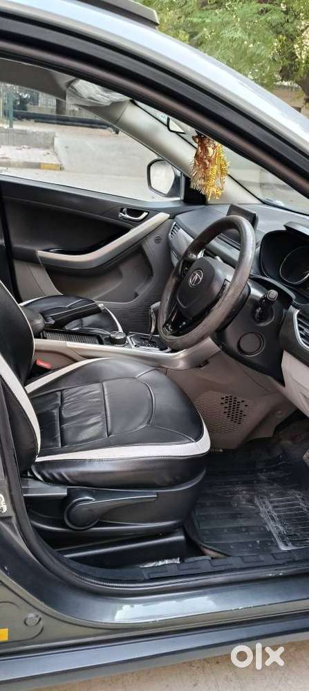 Tata Nexon 1.2 Revotron Xza Plus Dualtone, 2018, Petrol