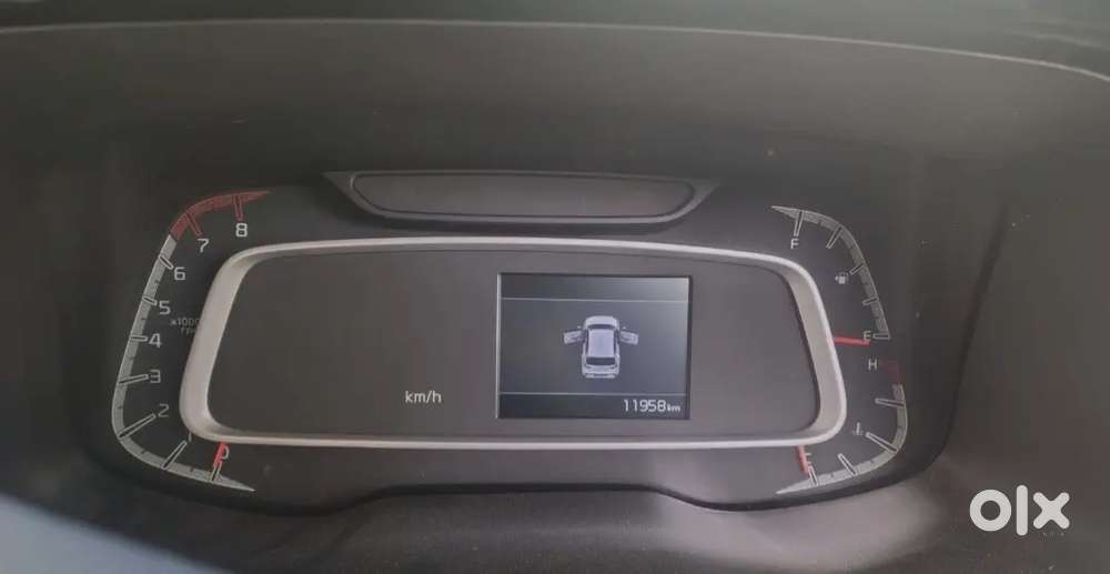 Kia Sonet 1.2htk Plus 2022 Petrol 12000 Km Driven Good Condition