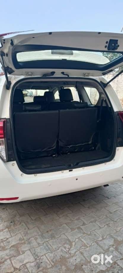 Toyota Innova Crysta 2.4 G Mt 8s, 2017, Diesel