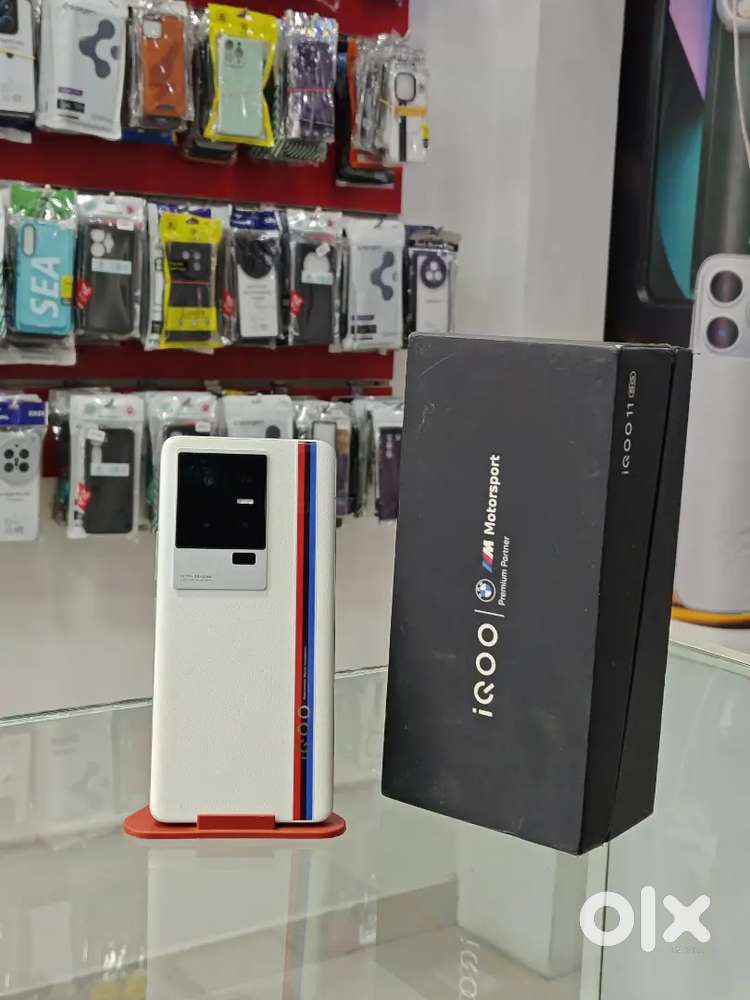 Iqoo 11 / 16gb / 256gb / legend colour