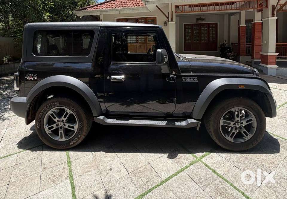 Mahindra Thar Petrol 2022