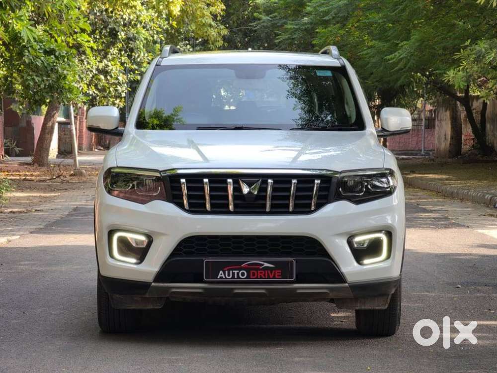 Mahindra Scorpio-n 2.0 Z8 Petrol At 7 Str, 2025, Petrol
