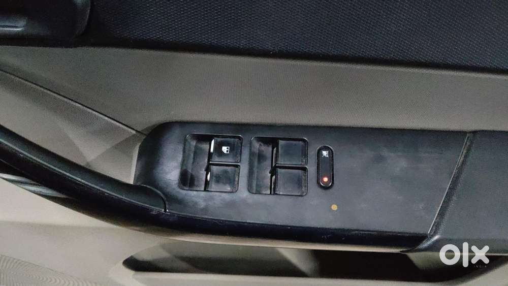 Tata Tiago 1.2 Revotron Xm, 2018, Petrol