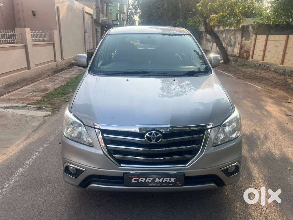 Toyota Innova 2004-2011 2.5 V Diesel 8-seater, 2015, Diesel