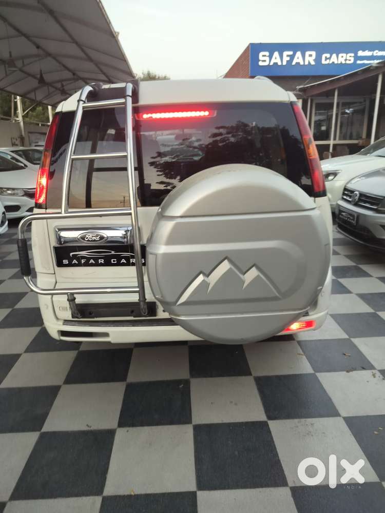 Ford Endeavour Titanium 2.2 4x2, 2013, Diesel
