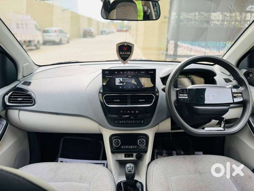 Tata Tiago, 2025, Petrol