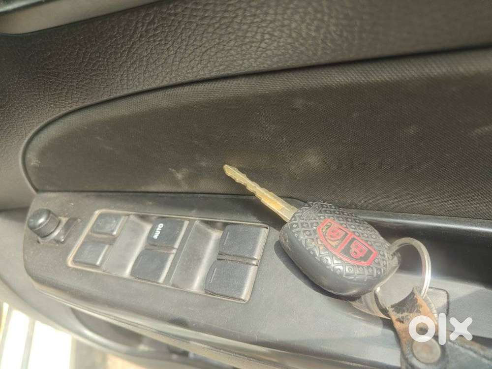 Maruti Suzuki Swift 1.2 Vxi Abs, 2015, Petrol
