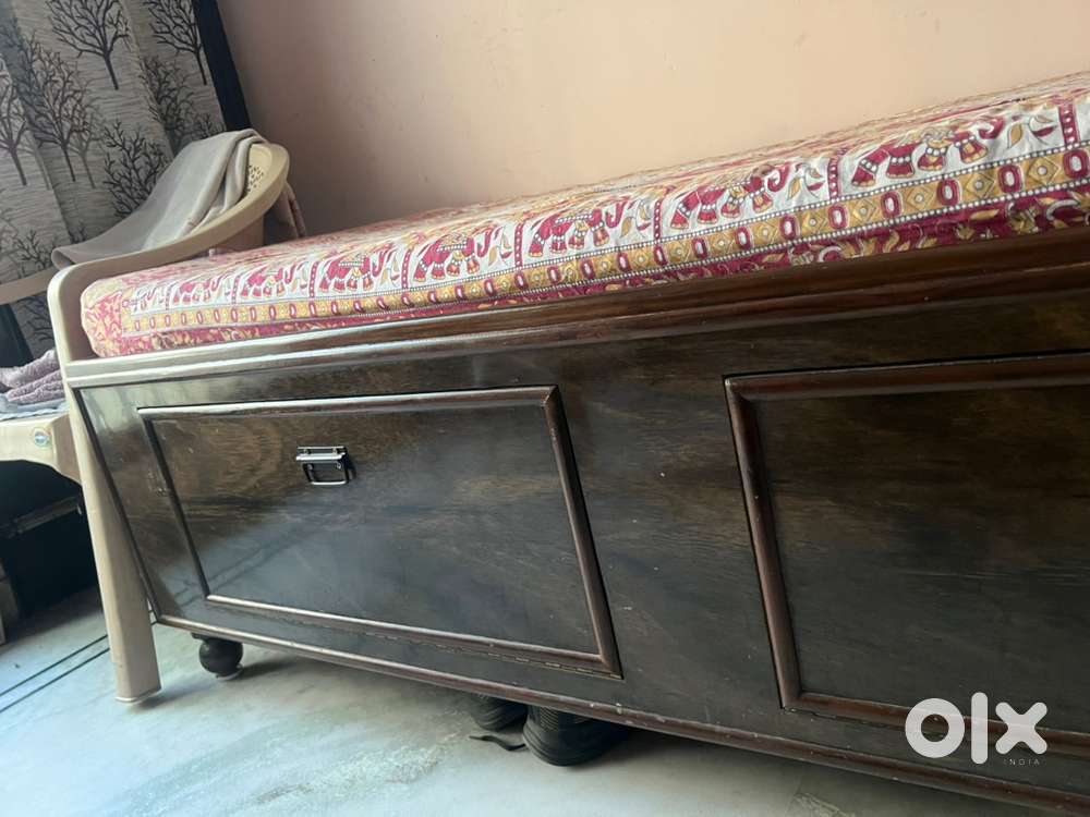 Single Size wooden bed