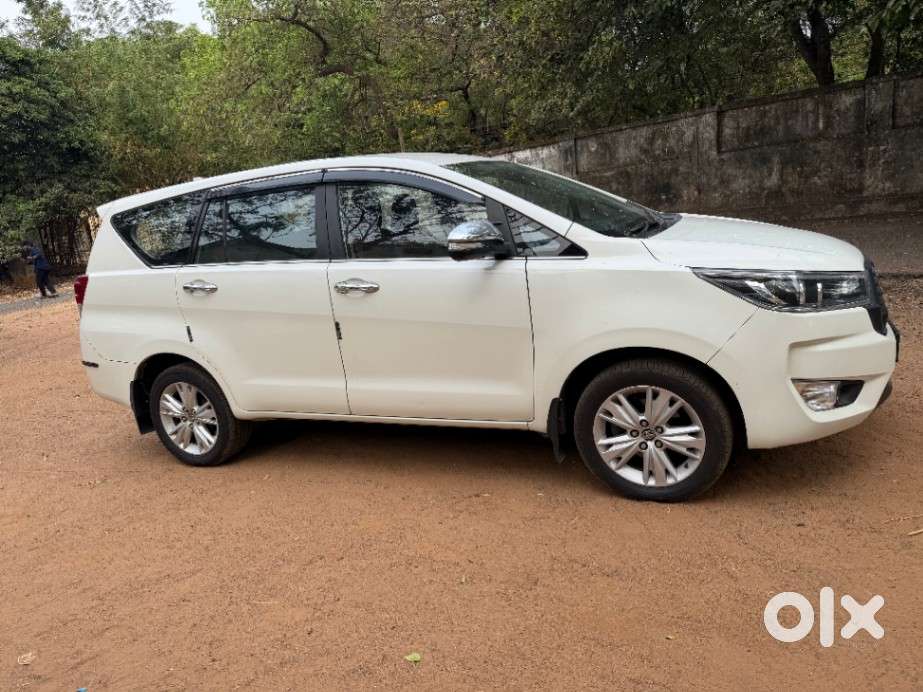 Toyota Innova Crysta 2.8z Automatic, 2016, Diesel