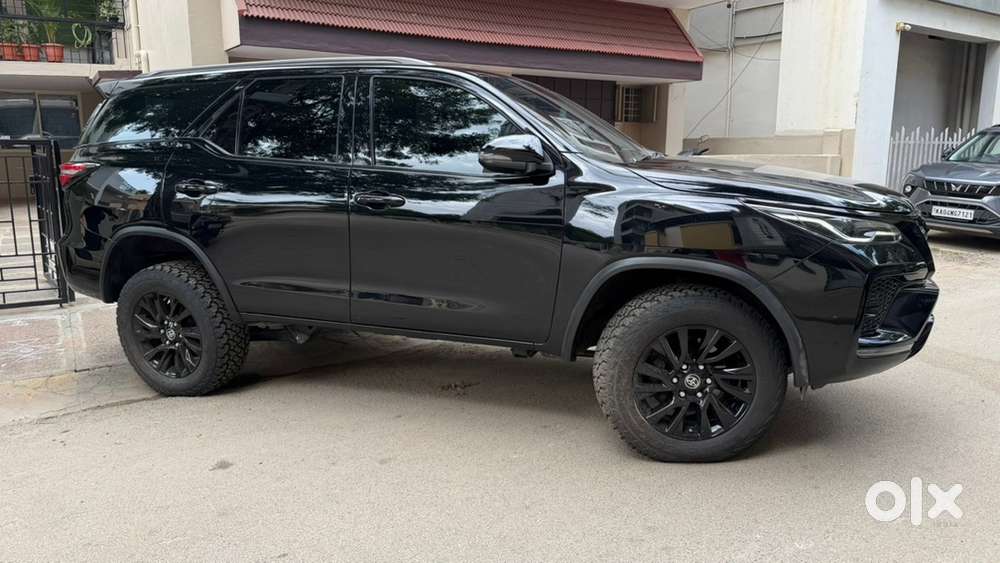 Toyota Fortuner 4x4 Automatic - Blacked Out