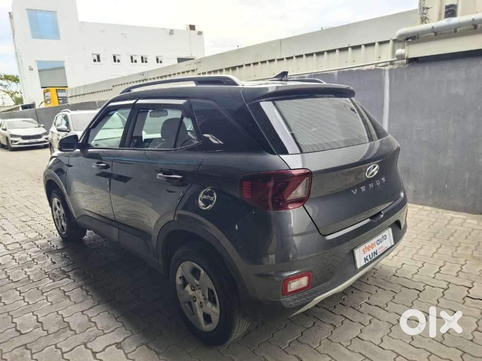 Hyundai Venue 1.2 S Plus, 2022, Petrol