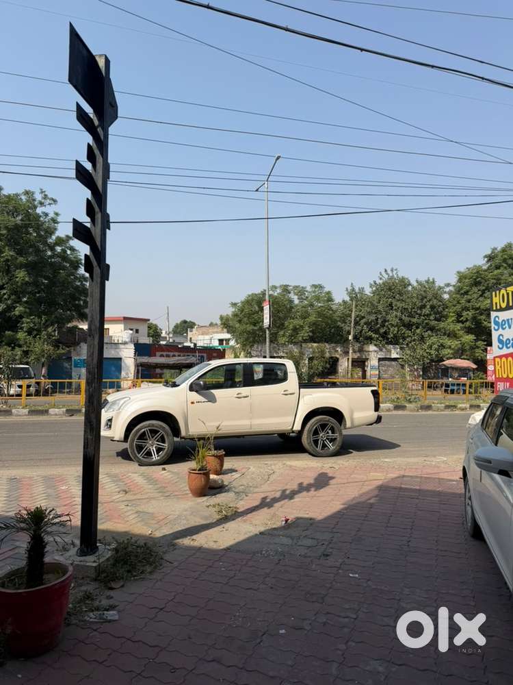 Isuzu Hi-lander 2022 Diesel Well Maintained