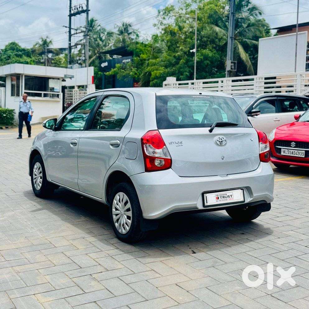 Toyota Etios Liva 1.2 V, 2016, Petrol