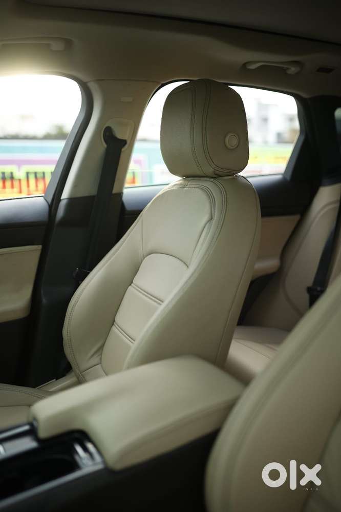 Jaguar F-pace Prestige 2.0 Petrol, 2017, Petrol