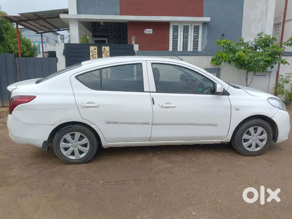 Nissan Sunny 2014