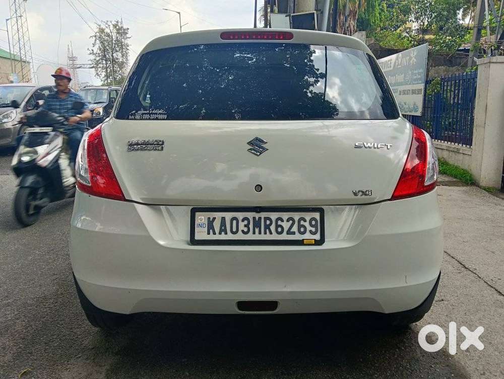 Maruti Suzuki Swift Vxi + Manual, 2012, Petrol