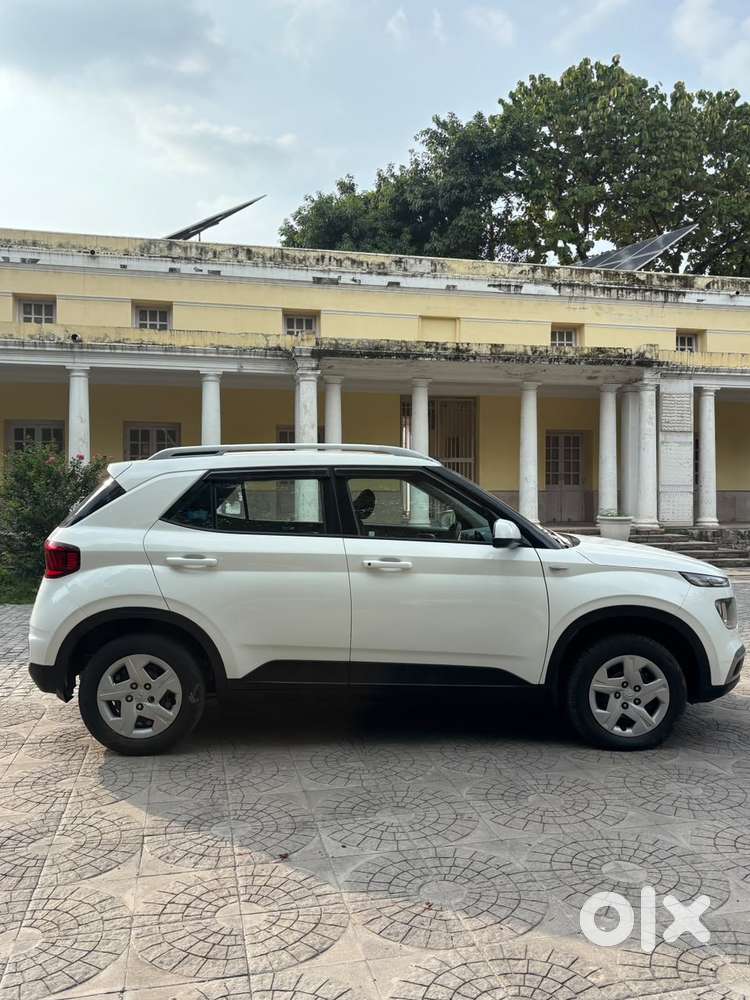 Hyundai Venue S Turbo, 2020, Petrol