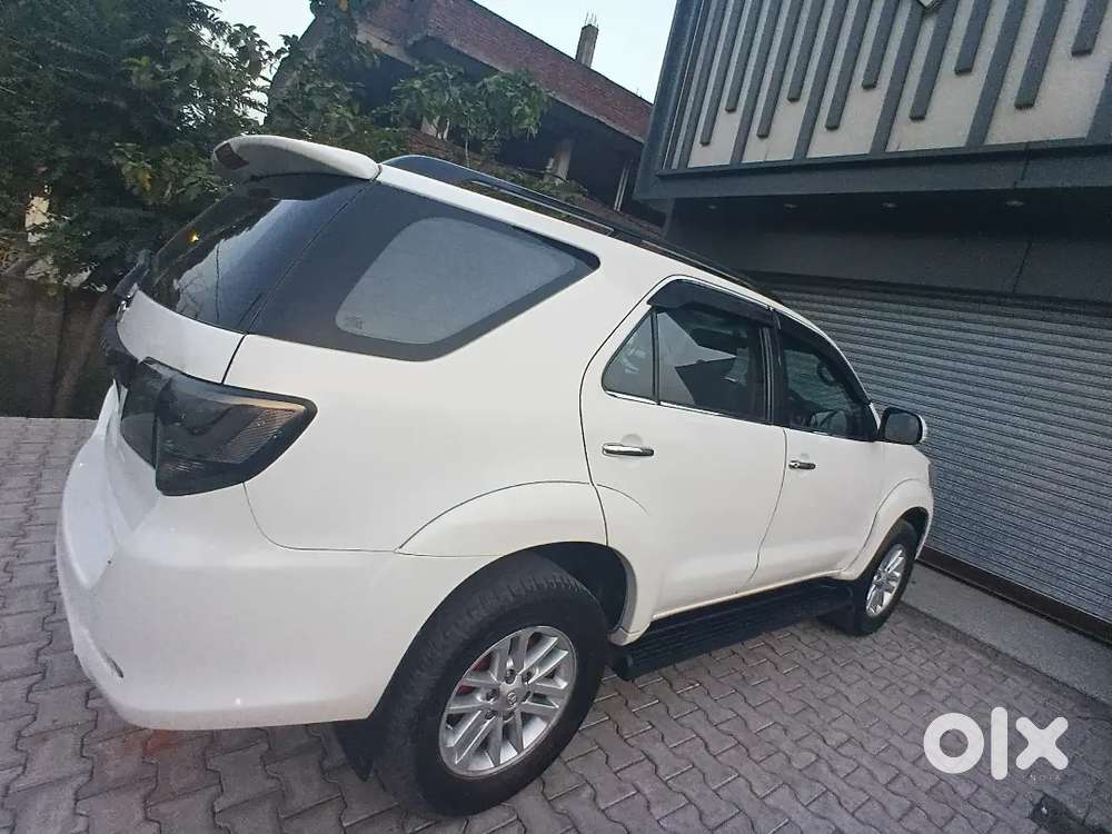 Toyota Fortuner 2012 Diesel 146000 Km Driven