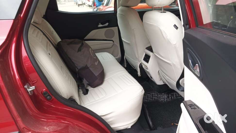 Mahindra Xuv 3xo Ax5 Pm At, 2025, Petrol