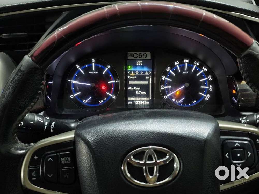Toyota Innova Crysta 2.4 V 8 Str, 2018, Diesel