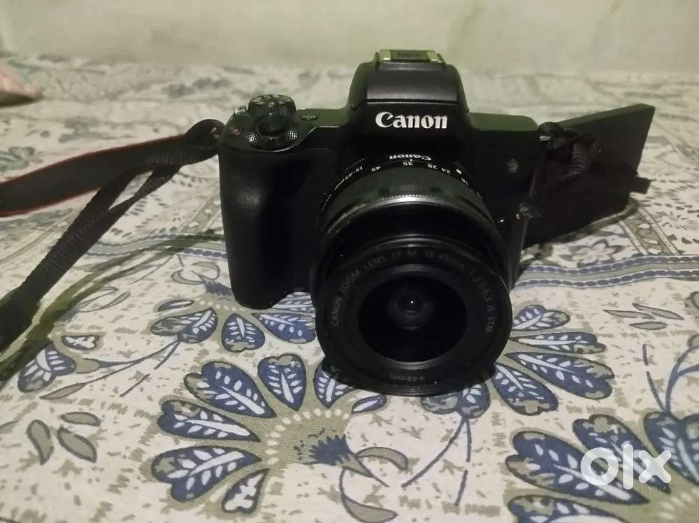 Canon  EOS M50