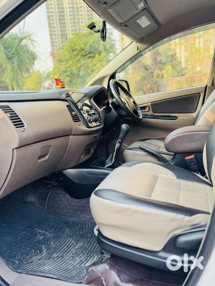 Toyota Innova 2.5 G (diesel) 8 Seater Bs Iv, 2015, Diesel