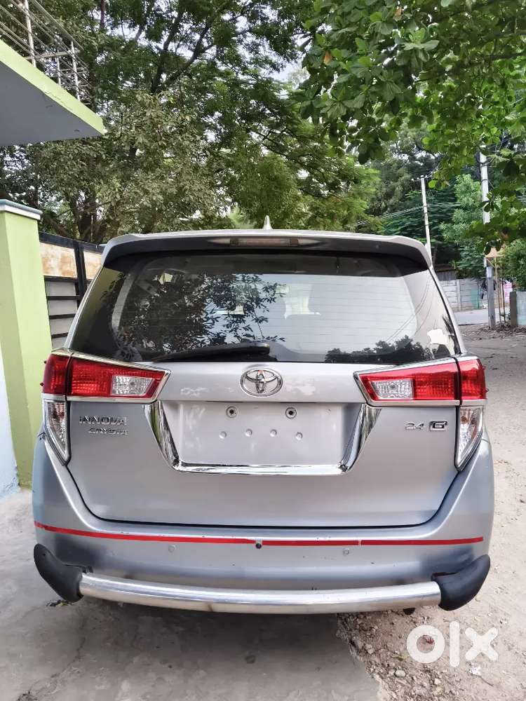 Toyota Innova Crysta 2.4g 2018 Yellow Bord