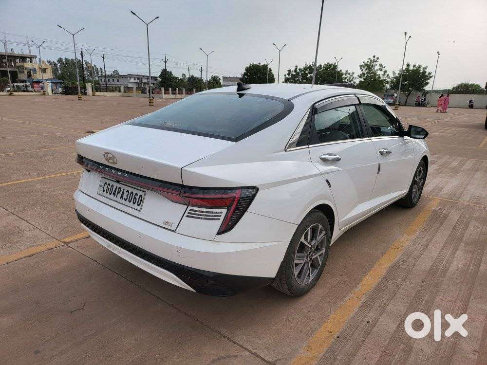 Hyundai Verna 1.5 Mpi Mt Sx (o), 2023, Petrol