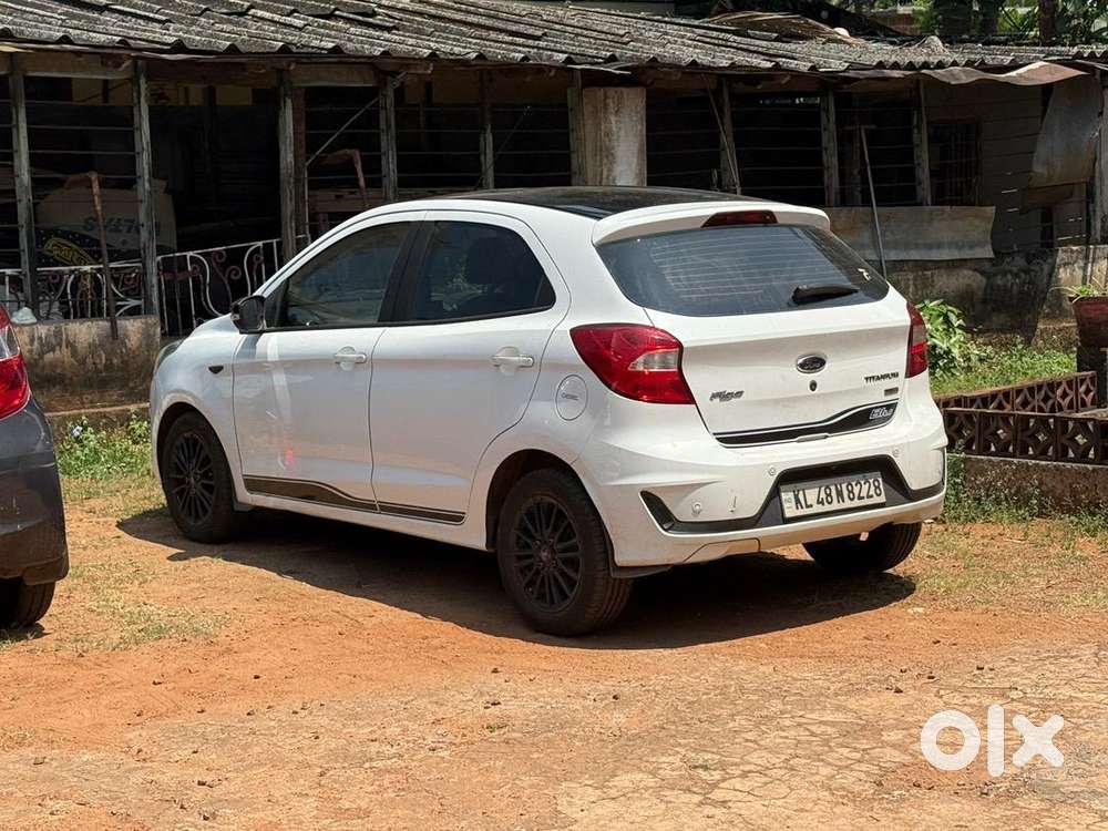 Single Owner Ford Figo Titanium Blu For 525000 Rupees