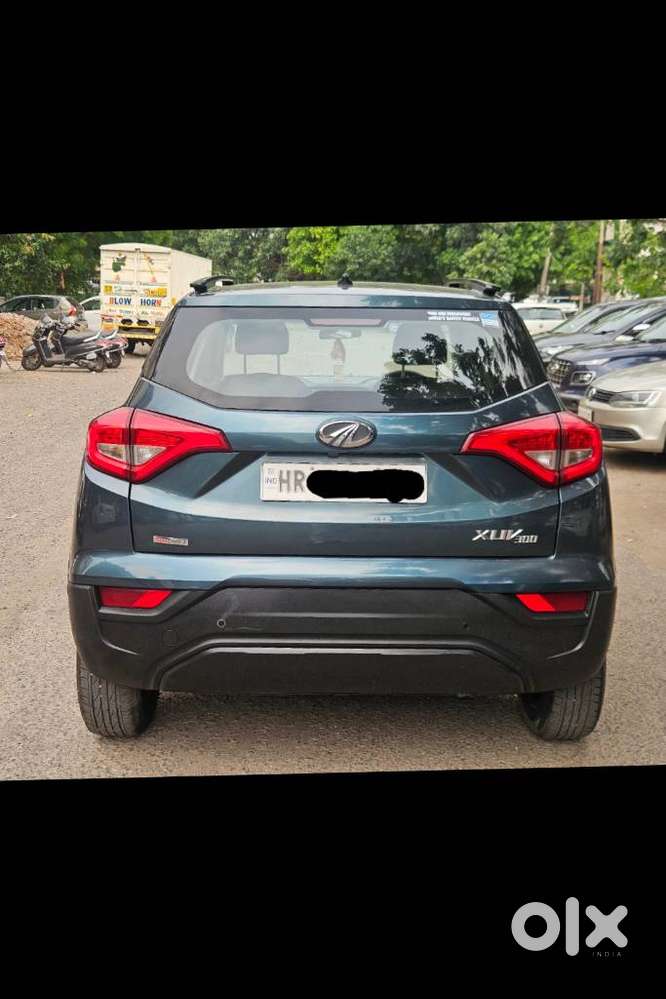 Mahindra Xuv300 1.2 W6 Amt Petrol, 2022, Petrol