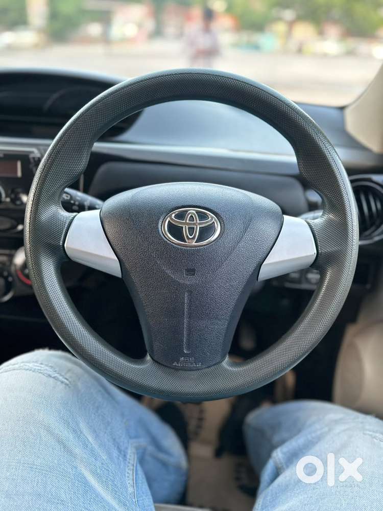 Toyota Etios Liva V Dual Tone, 2019, Petrol