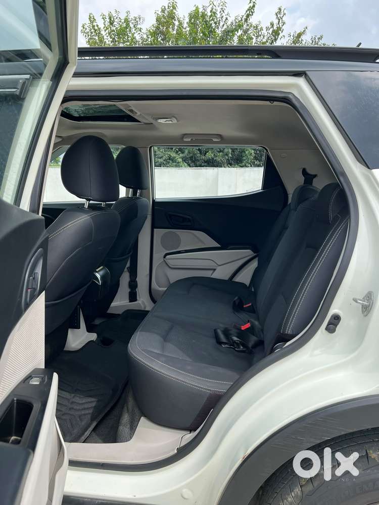 Mahindra Xuv300 W6 Amt Diesel, 2022, Diesel