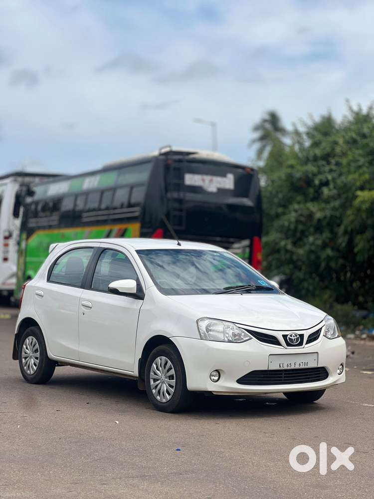 Toyota Etios Liva V, 2015, Petrol