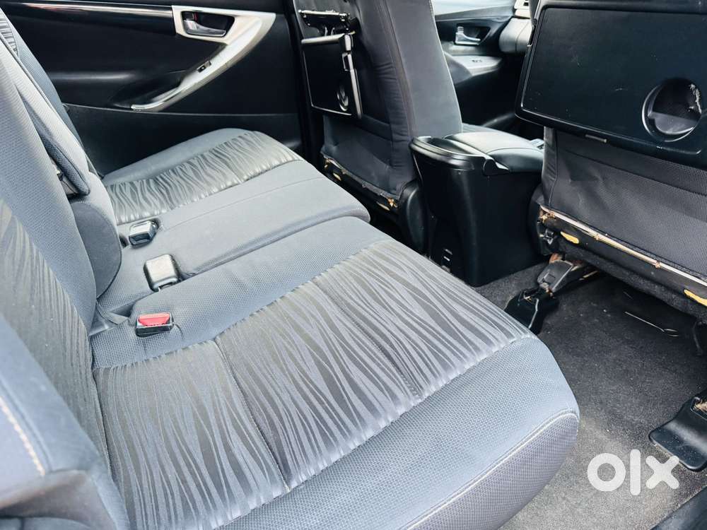 Toyota Innova Crysta 2.4 V 8 Str, 2017, Diesel