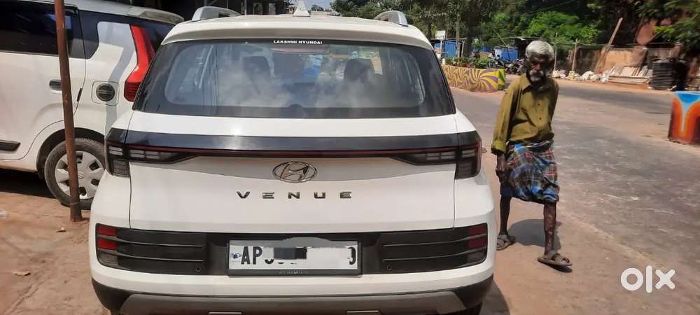 Hyundai Venue 2022 Petrol Well Maintained