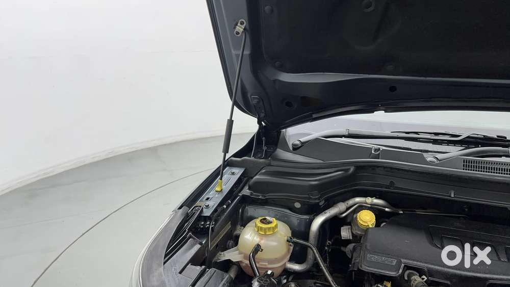 Mahindra Xuv300 W8 Option, 2023, Petrol