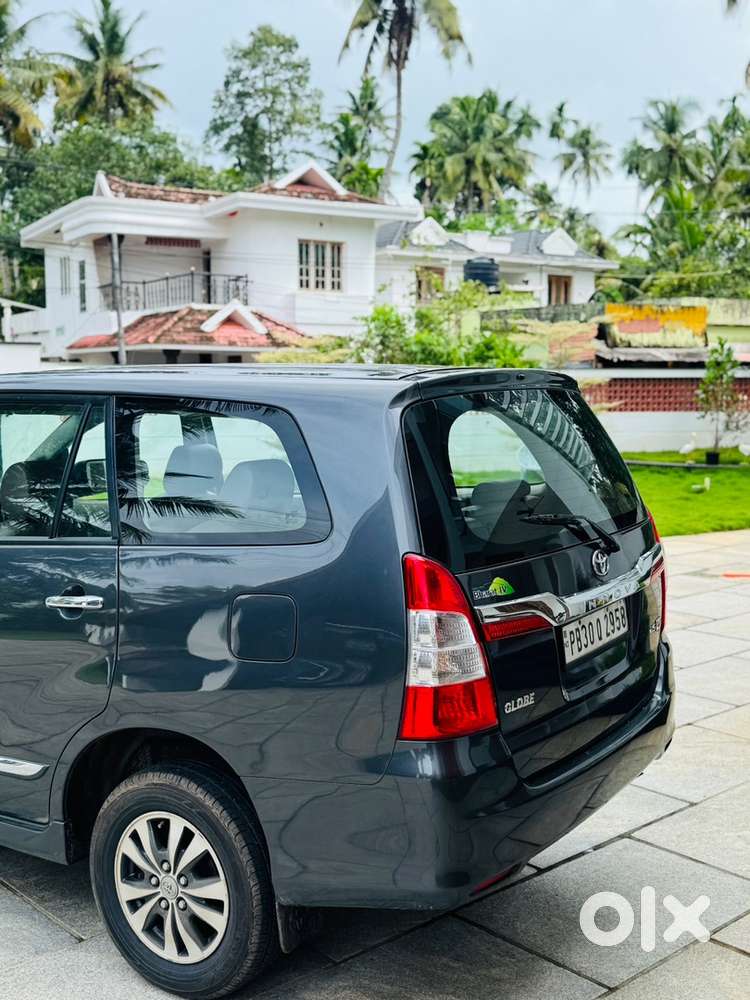 Toyota Innova 2015