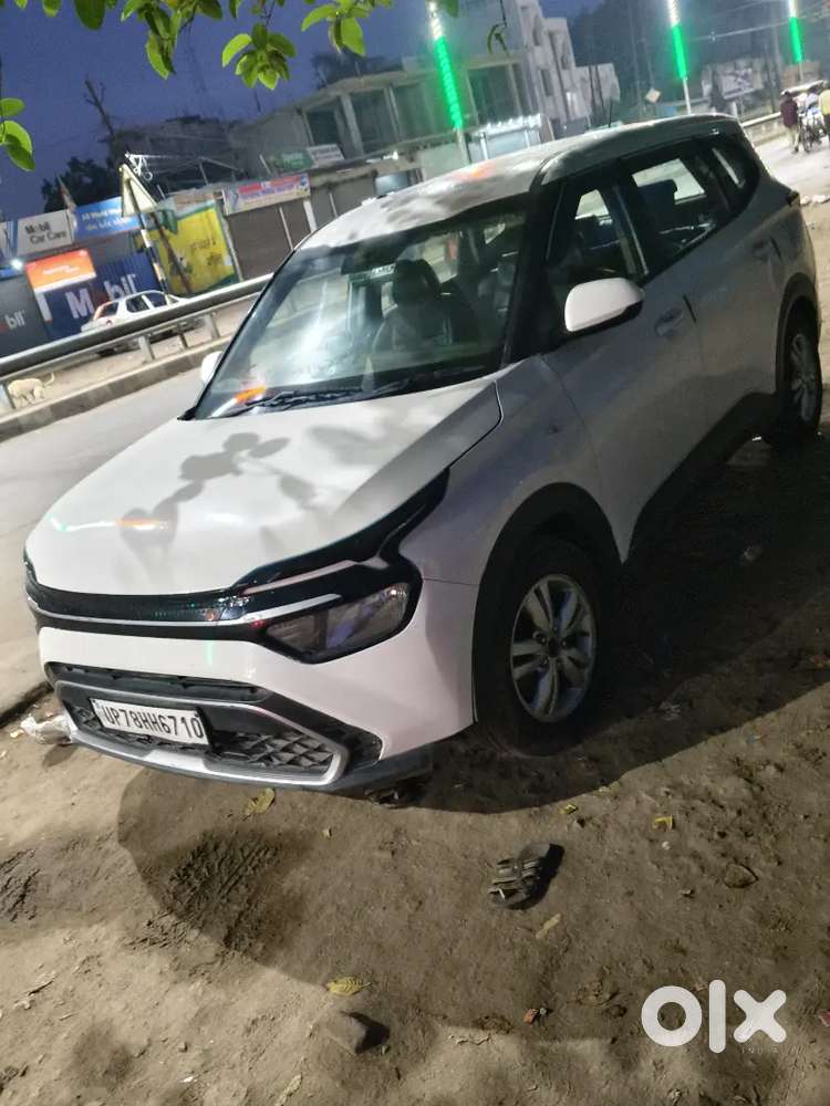 Kia Carens Car Hai Dimoan 15000 Lkha Daunn Payment Hai Aur Kist 44 Hai