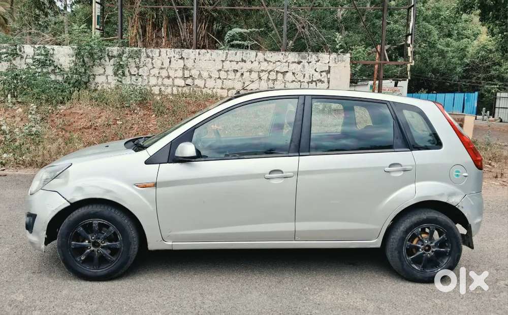 Ford Figo Diesel Zxi 2010
