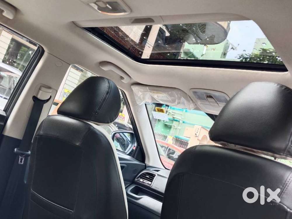 Mahindra Xuv300 W8, 2022, Petrol