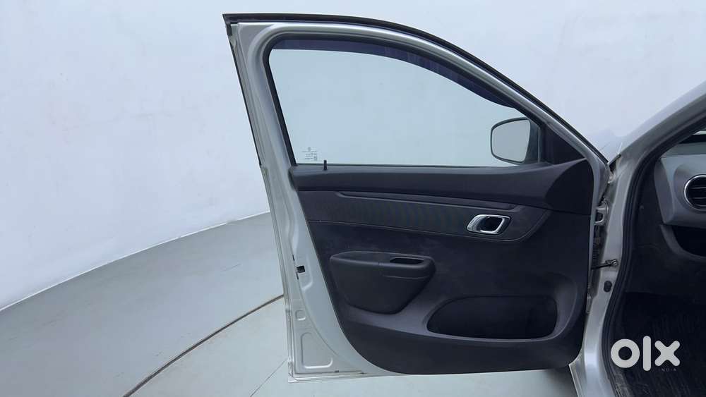 Renault Kwid 2019-ongoing 1.0 Rxt (o), 2018, Petrol