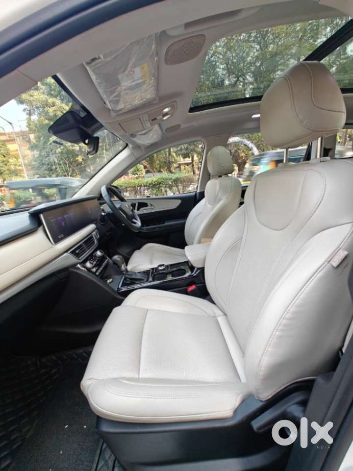 Mahindra Xuv700 2.0 Ax 7 Petrol At Luxury Pack Str, 2022, Petrol