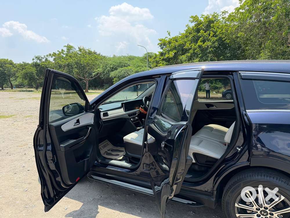 Mahindra Xuv700 2025 Diesel Well Maintained
