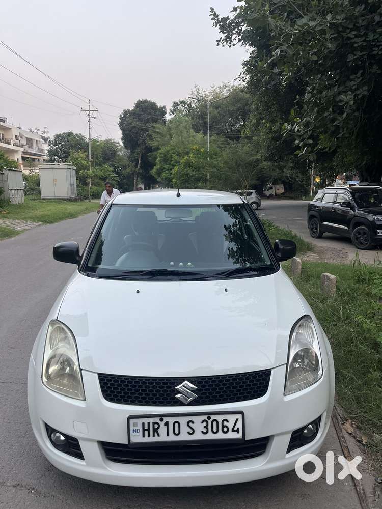 Maruti Suzuki Swift Vxi With Abs, 2011, Petrol