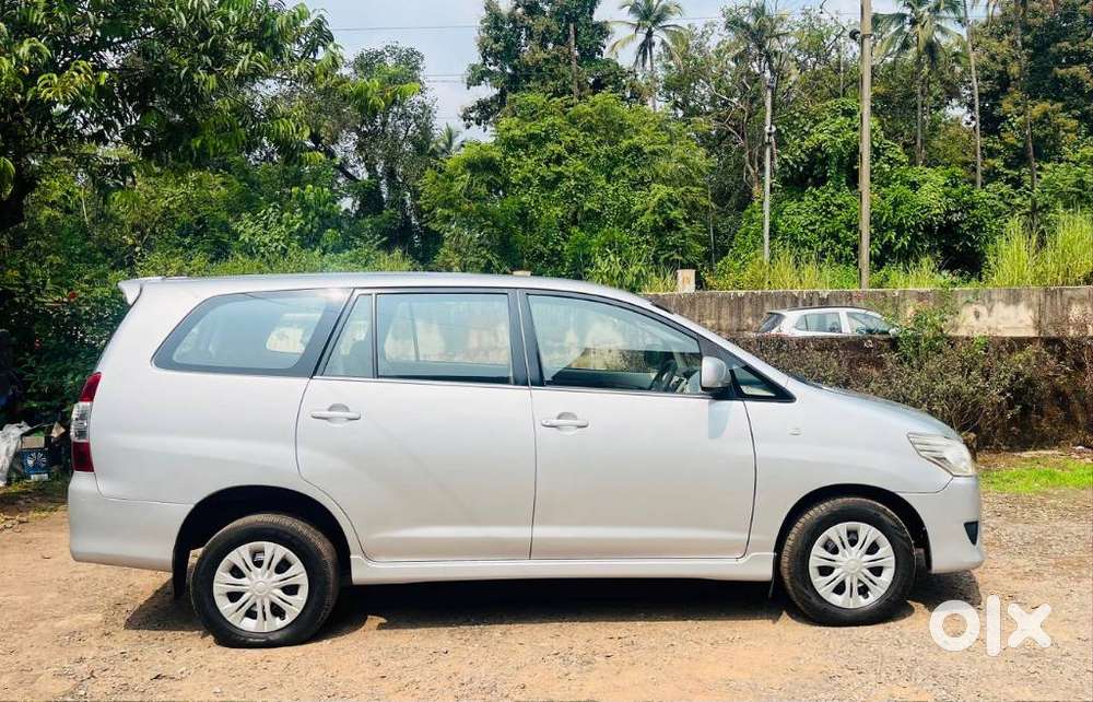 Toyota Innova 2.5 G (diesel) 8 Seater Bs Iv, 2012