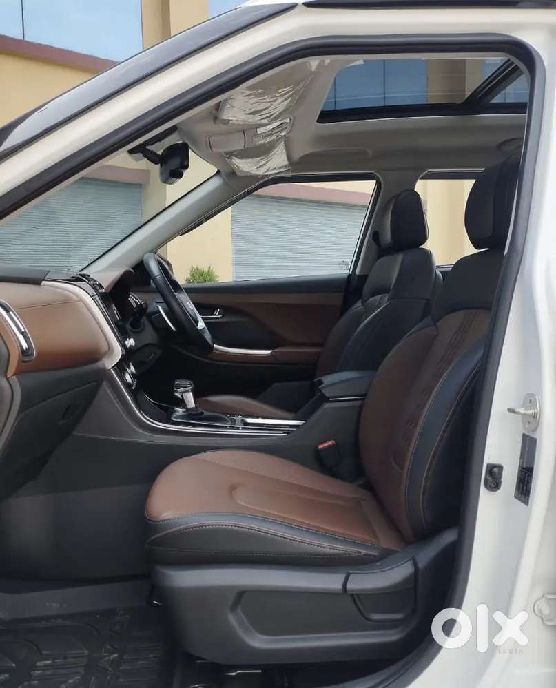 Nov. 2023 Hyundai Alcazar 1.5 Petrol With Extended Warranty.