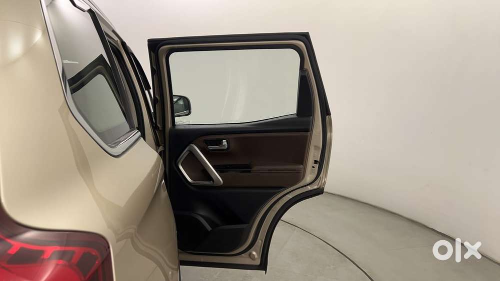 Mahindra Scorpio N Z8 L Petrol At 7 Str, 2022, Petrol