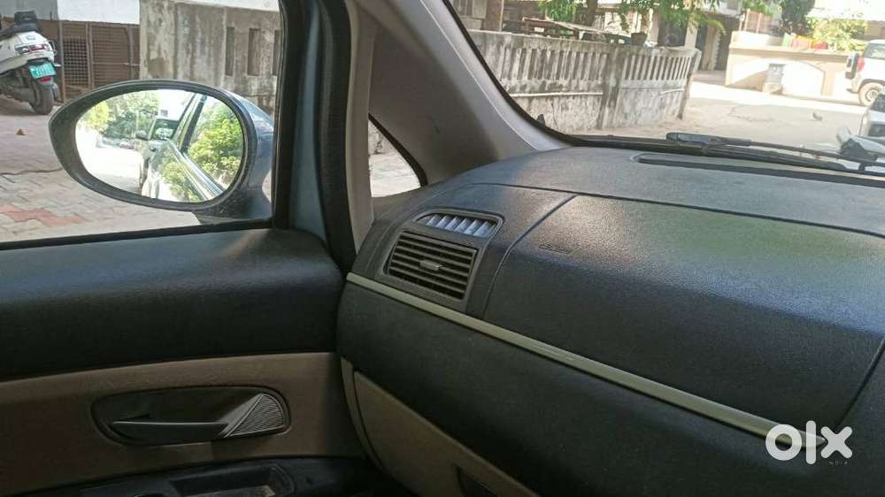 Fiat Linea Emotion 2011