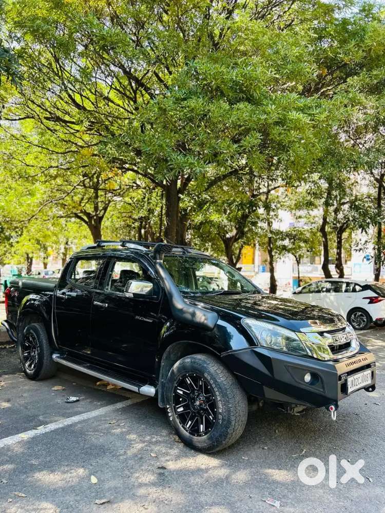 Isuzu V-cross 4×4 Diesel  Top Model In Mint Condition